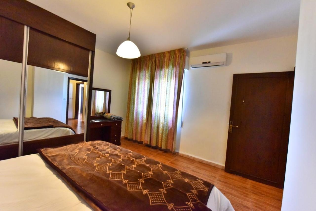 Al Farooq Hotel Apartments Amman Esterno foto