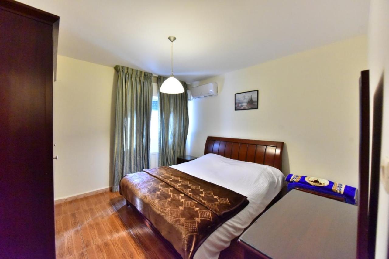 Al Farooq Hotel Apartments Amman Esterno foto