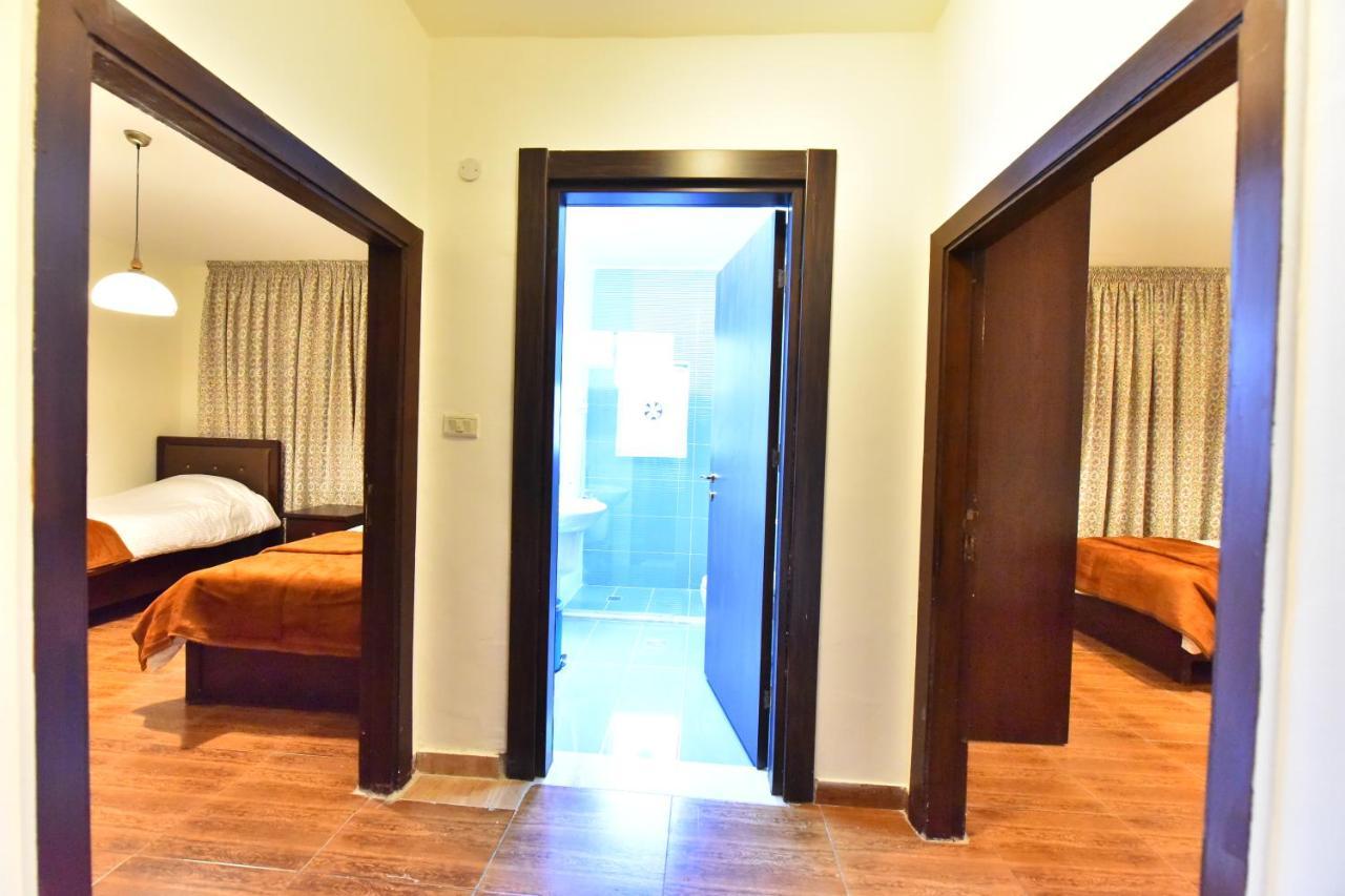 Al Farooq Hotel Apartments Amman Esterno foto