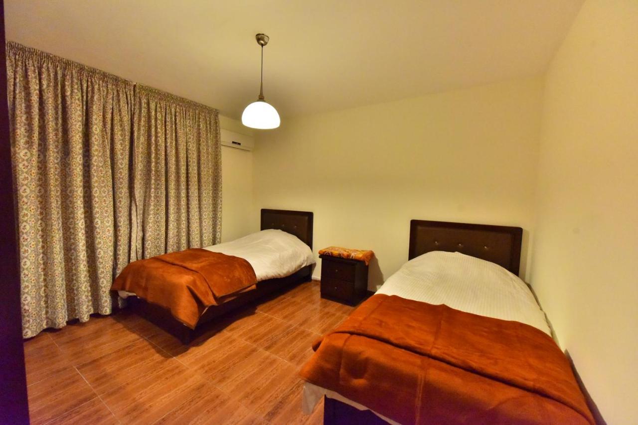 Al Farooq Hotel Apartments Amman Esterno foto