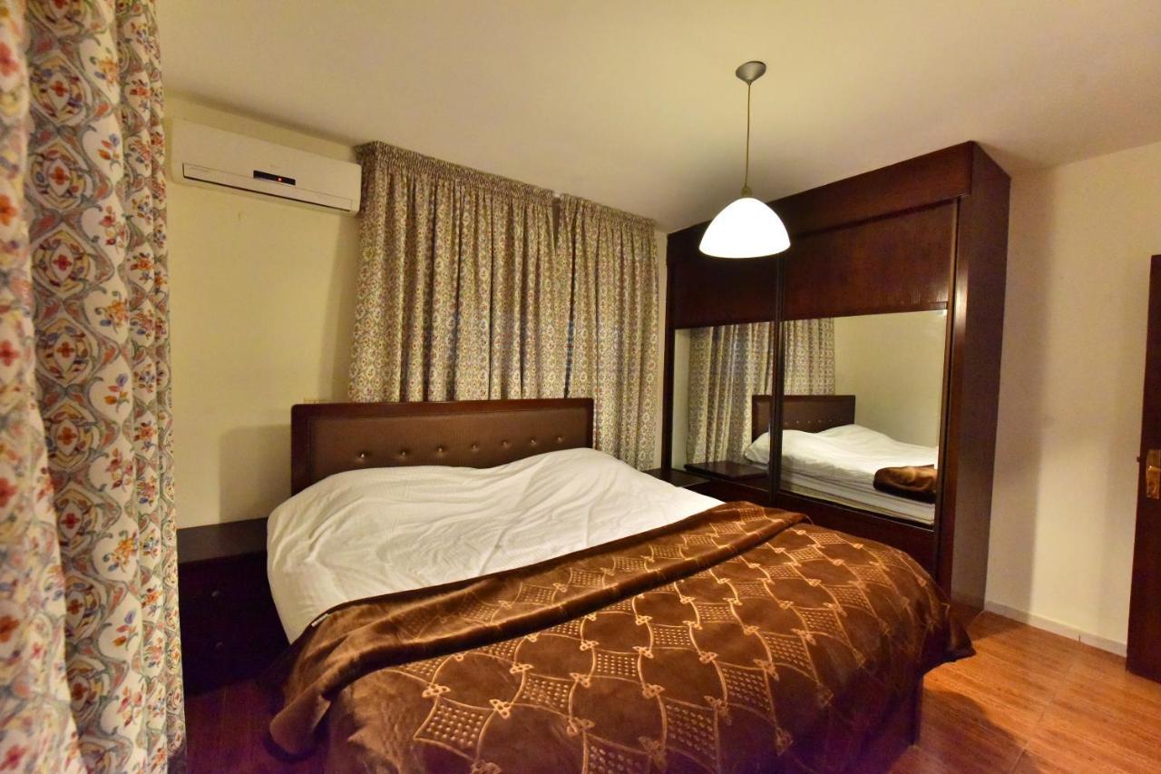 Al Farooq Hotel Apartments Amman Esterno foto